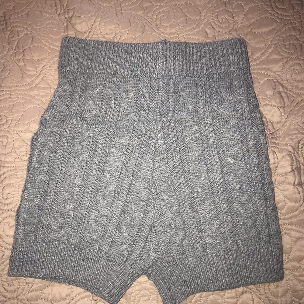 Fashion Nova Knotted sweater Shorts